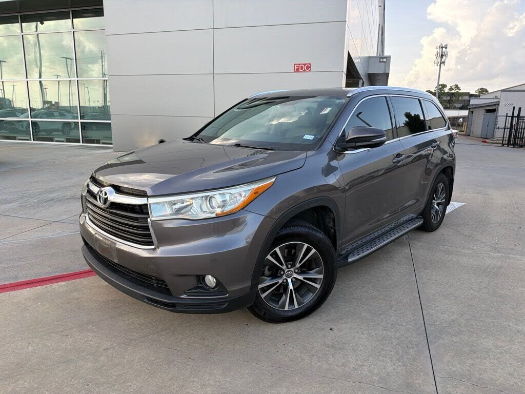 2016 TOYOTA Highlander