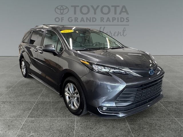 2025 TOYOTA Sienna