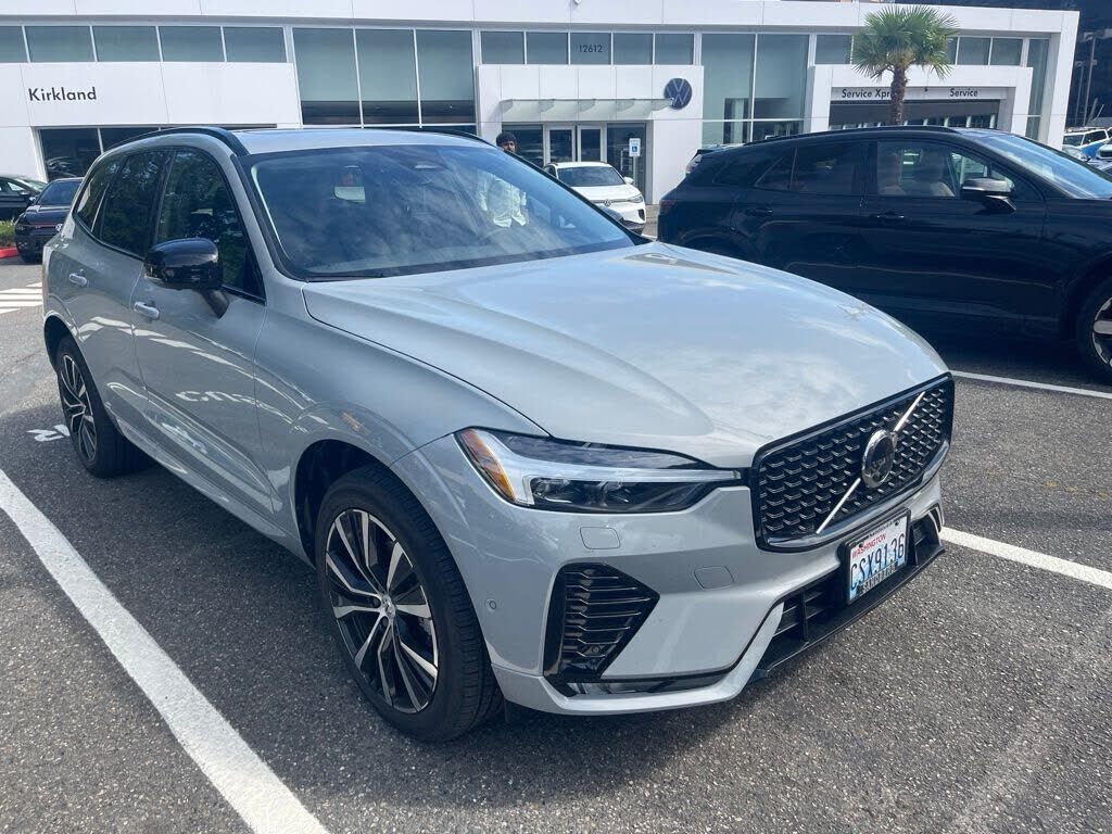 2025 VOLVO XC60