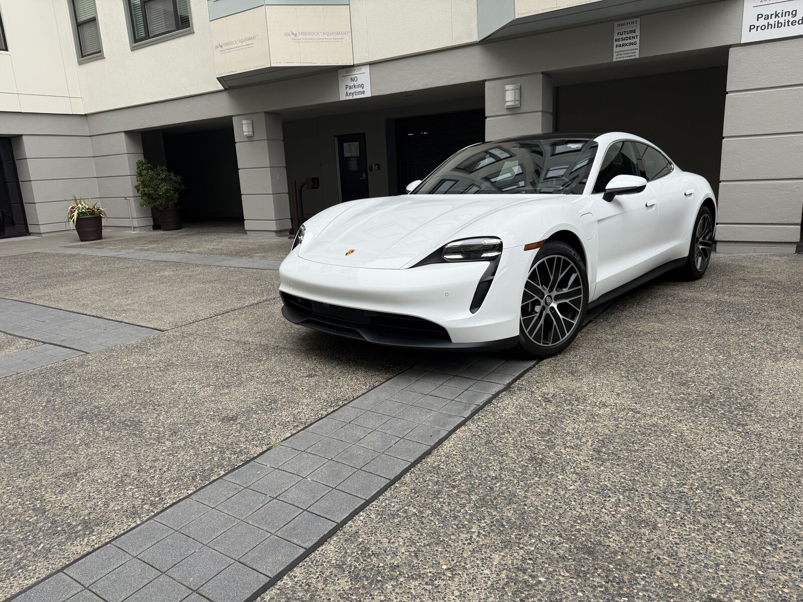 2021 PORSCHE Taycan