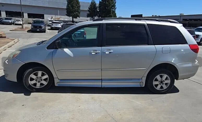 2004 TOYOTA Sienna