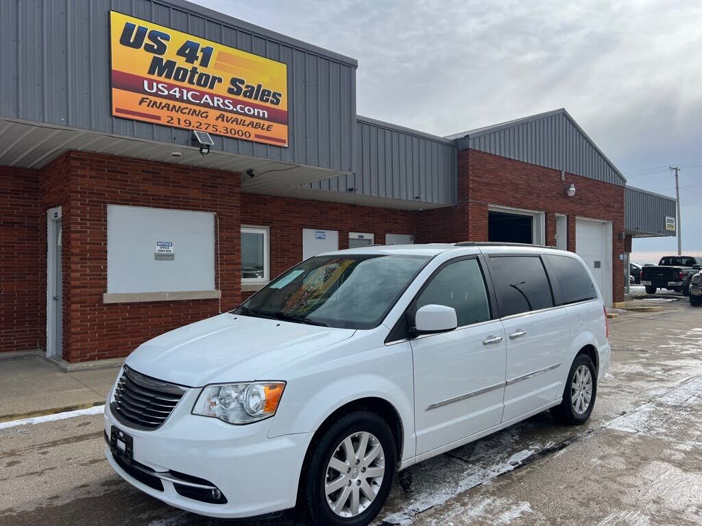 2016 CHRYSLER Town and Country