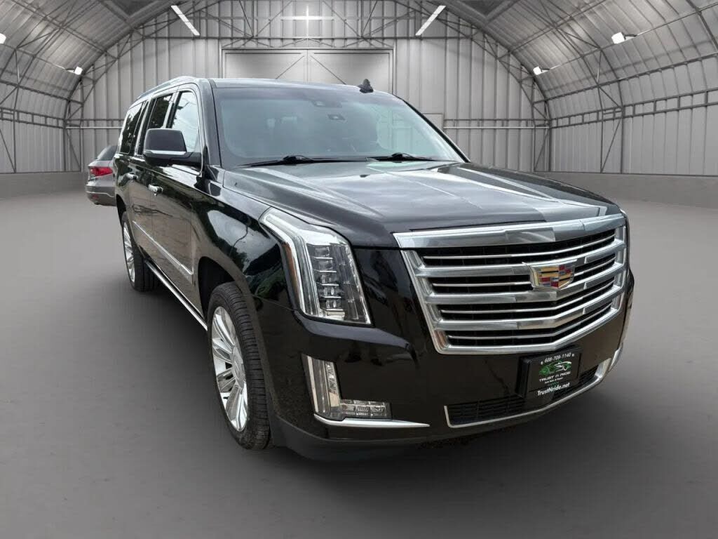 2017 CADILLAC Escalade ESV