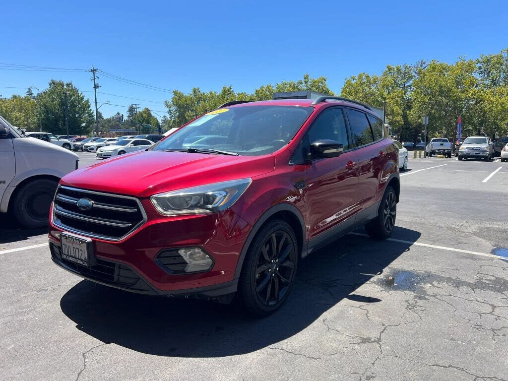 2017 FORD Escape