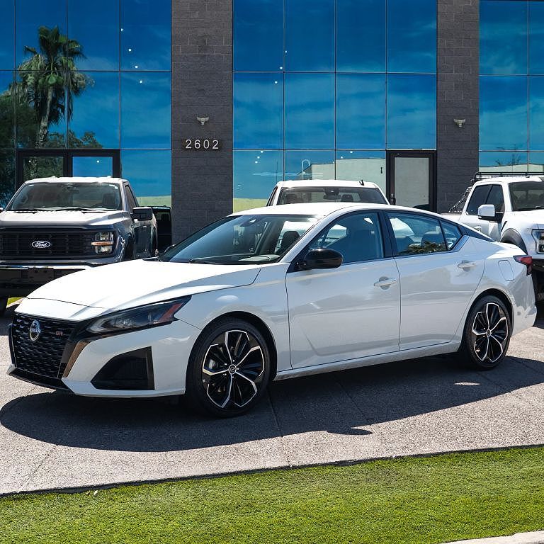 2023 NISSAN Altima