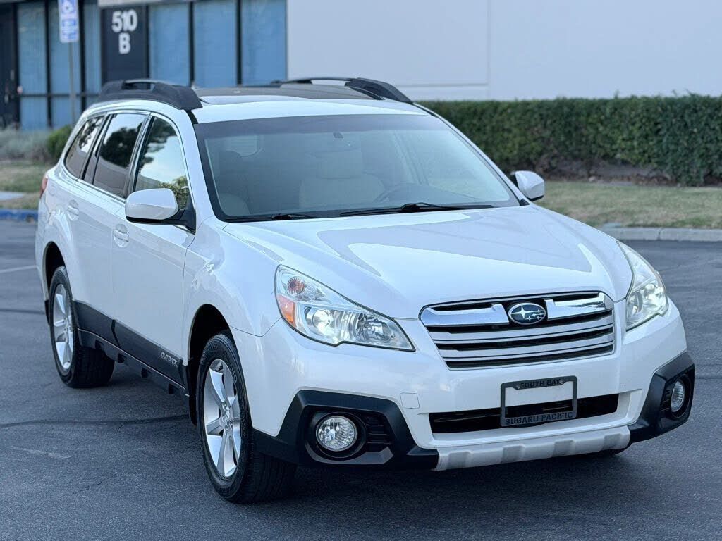 2013 SUBARU Outback