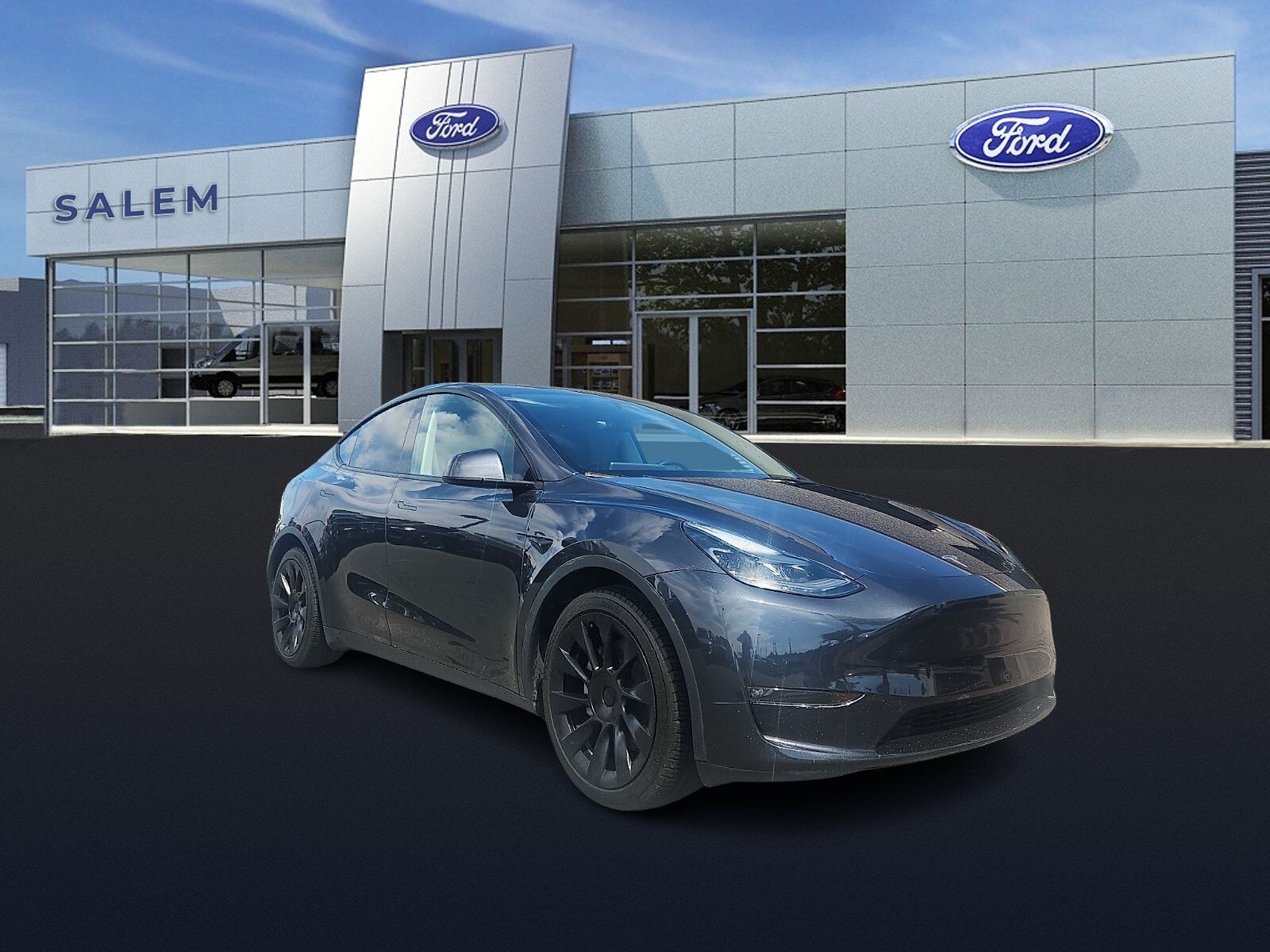 2024 TESLA Model Y