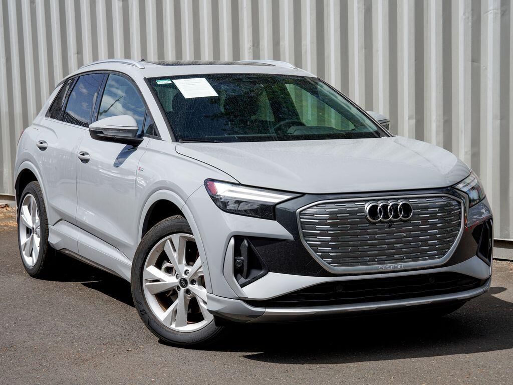 2023 AUDI Q4