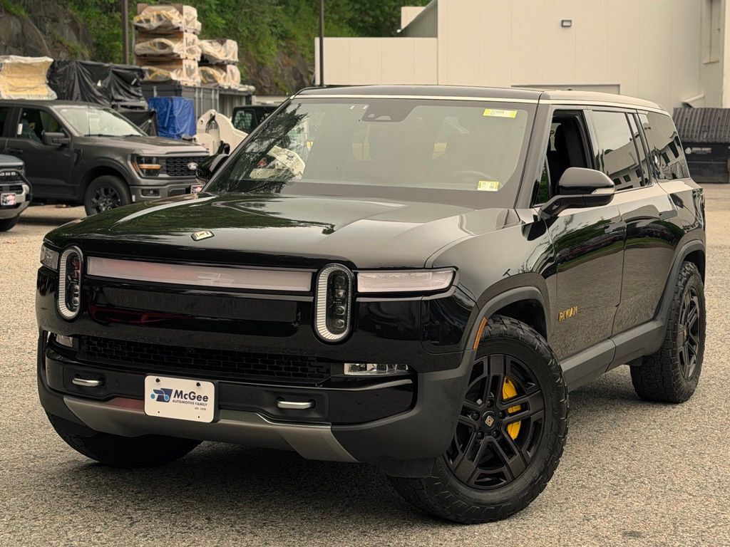 2023 RIVIAN R1S