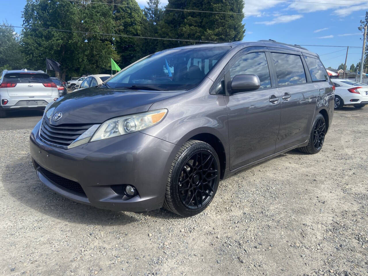 2011 TOYOTA Sienna