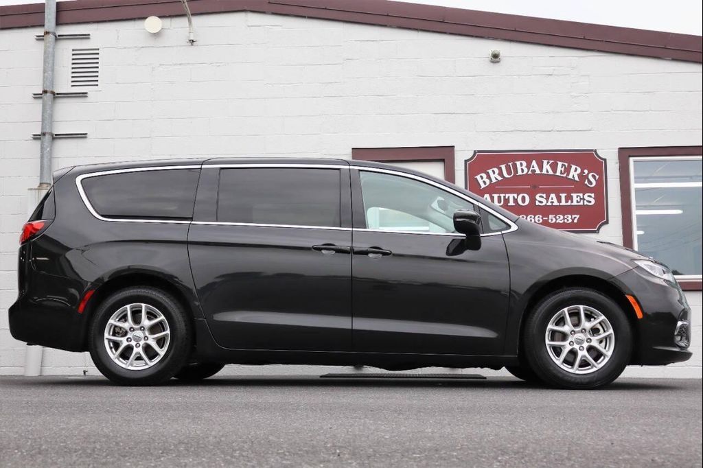 2023 CHRYSLER Pacifica