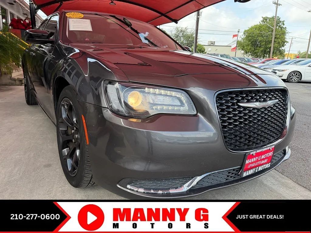 2019 CHRYSLER 300