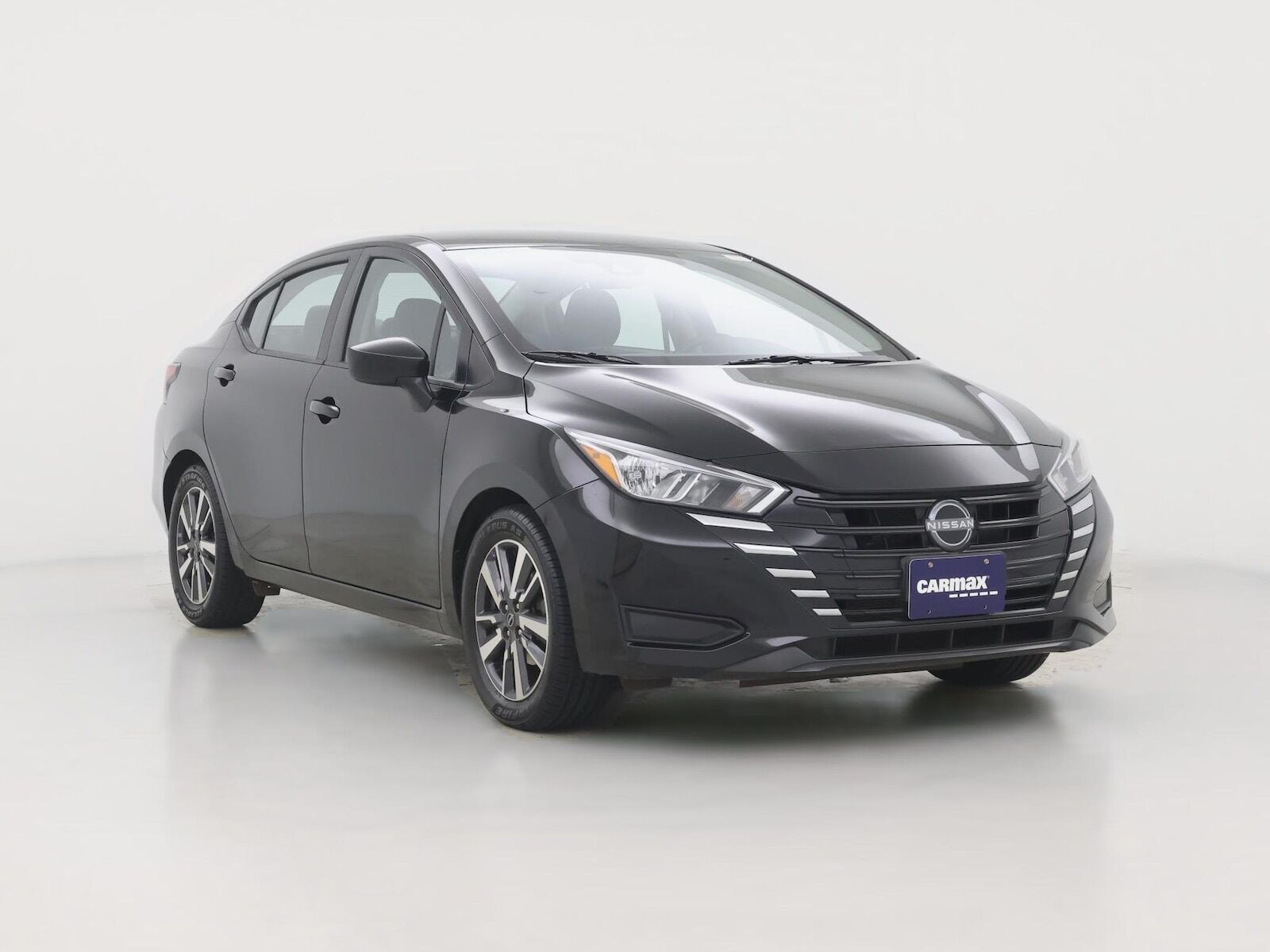 2023 NISSAN Versa