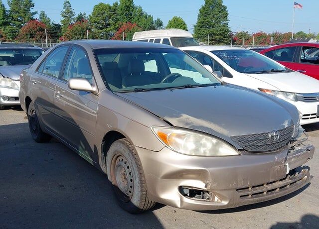 2004 TOYOTA Camry