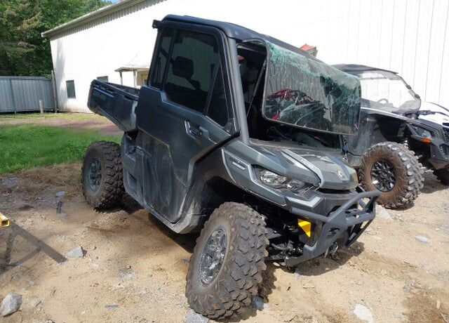 2024 CAN-AM Defender/Traxter