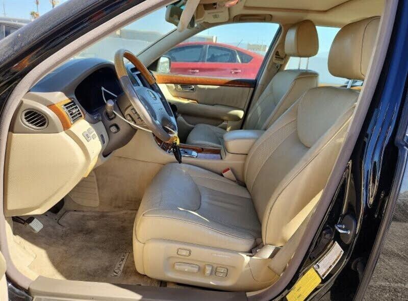 2005 LEXUS LS
