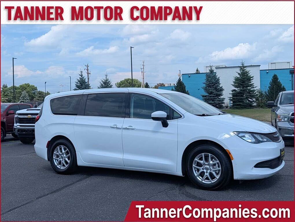 2023 CHRYSLER Voyager
