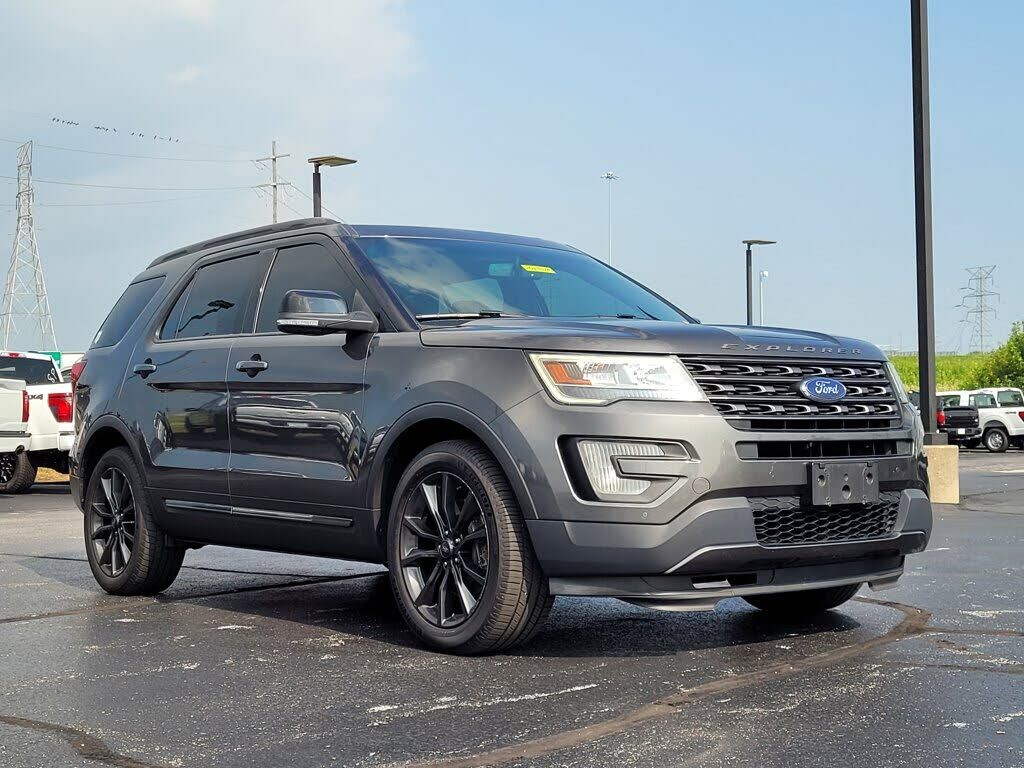 2017 FORD Explorer