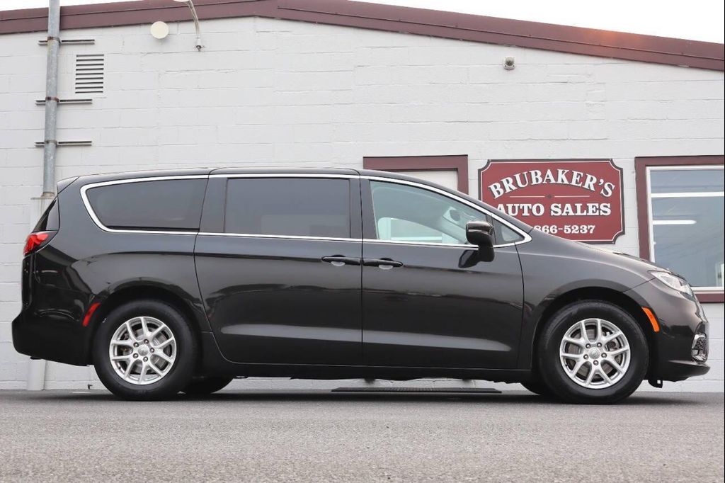 2023 CHRYSLER Pacifica