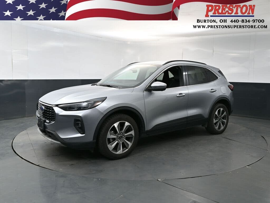 2024 FORD Escape