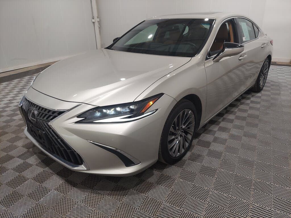 2024 LEXUS ES
