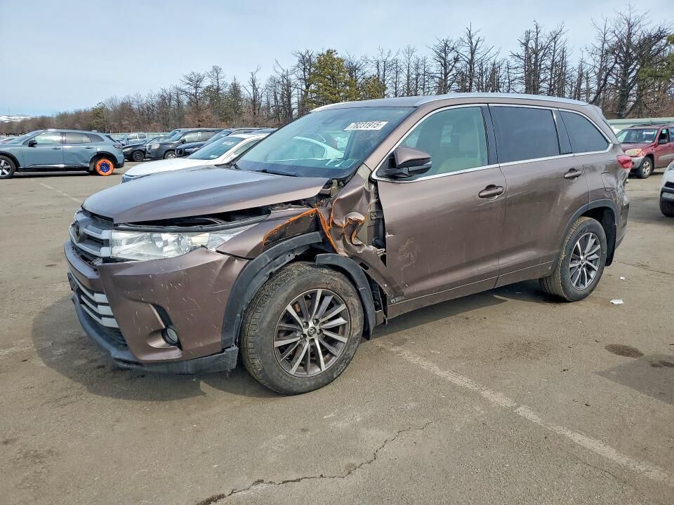 2018 TOYOTA Highlander