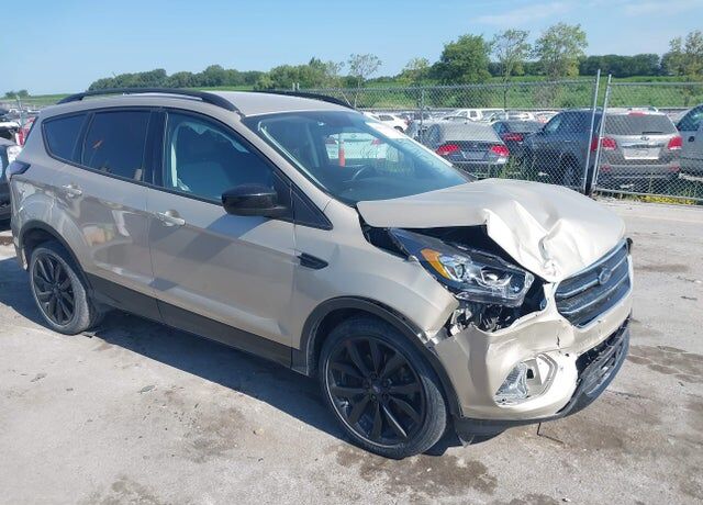 2017 FORD Escape