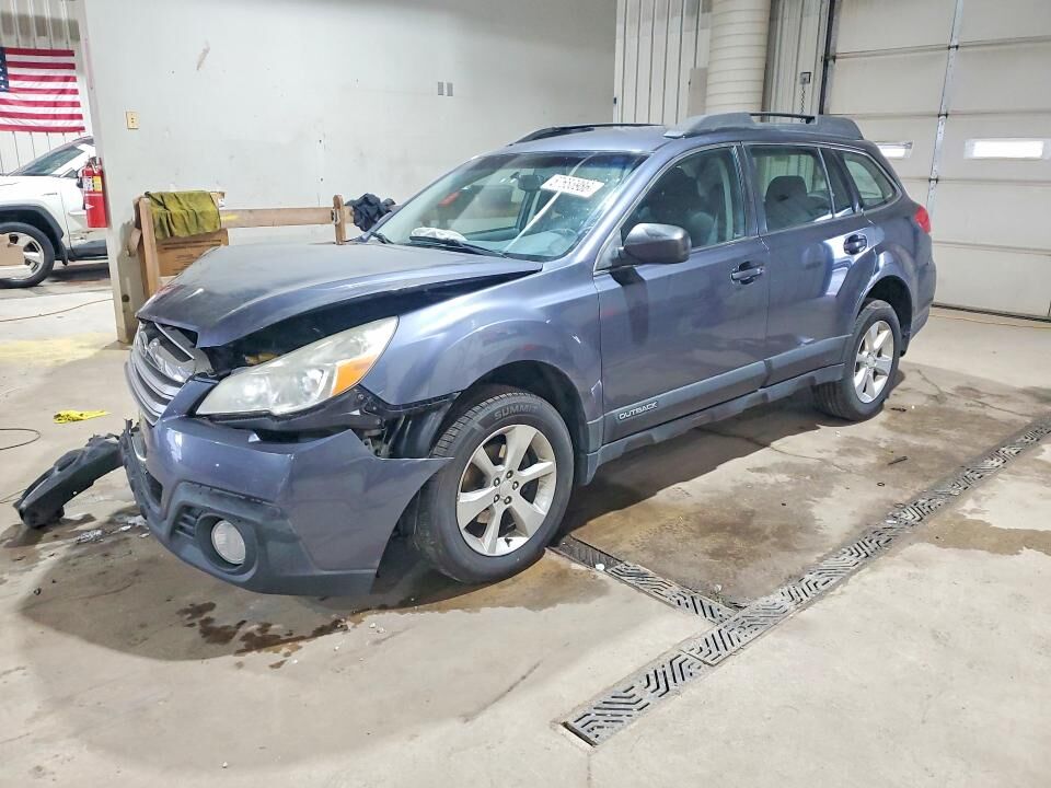 2014 SUBARU Outback