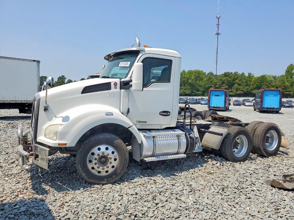 2017 KENWORTH T880