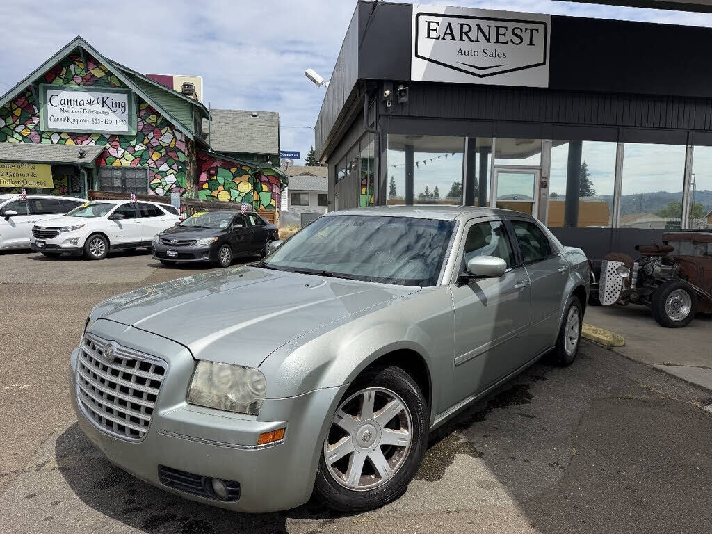 2005 CHRYSLER 300