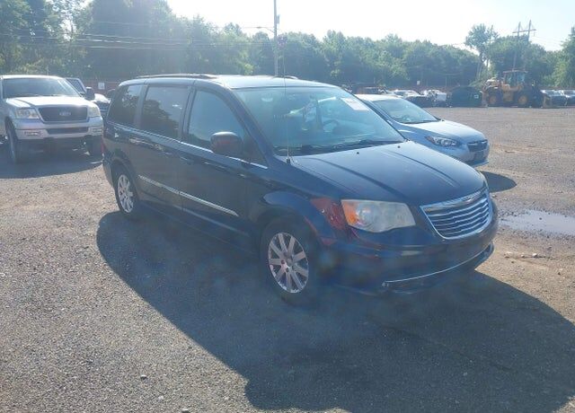 2013 CHRYSLER Town and Country