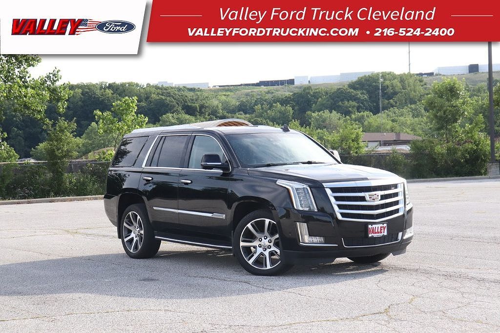 2017 CADILLAC Escalade