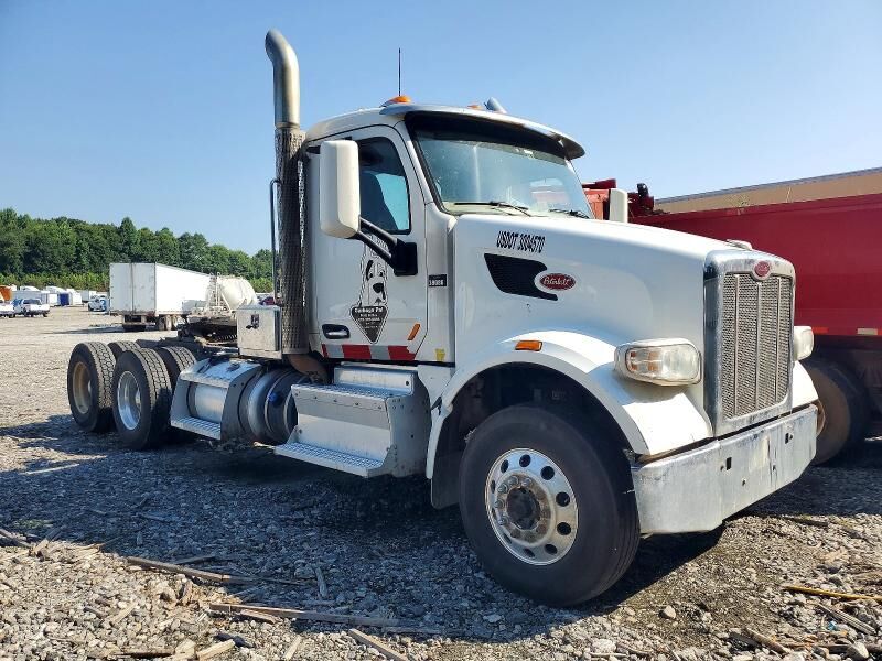 2017 PETERBILT 567