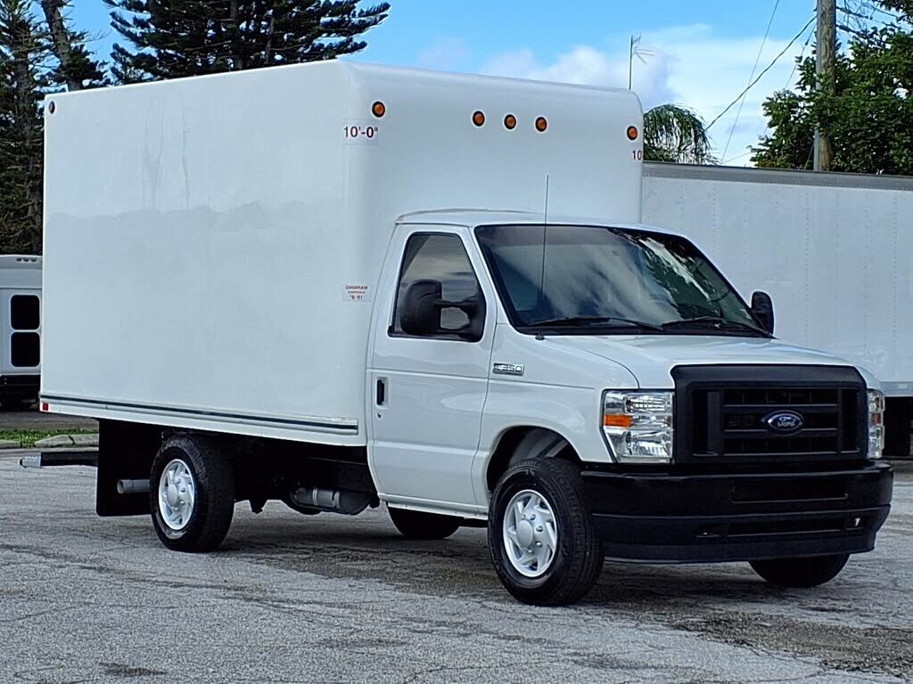 2022 FORD E-350