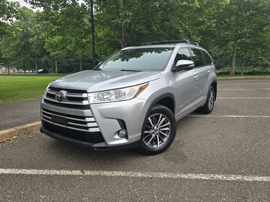 2018 TOYOTA Highlander