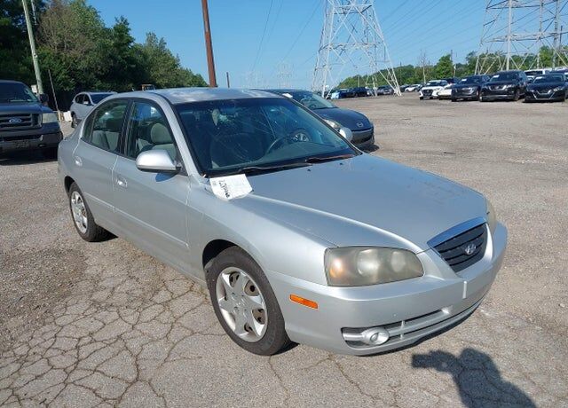 2004 HYUNDAI Elantra