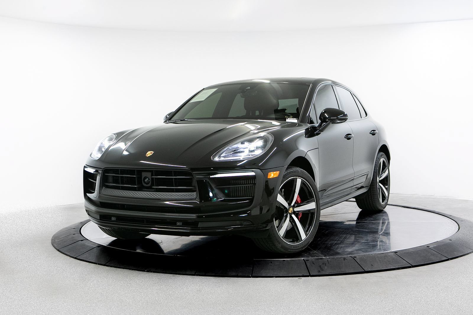 2023 PORSCHE Macan