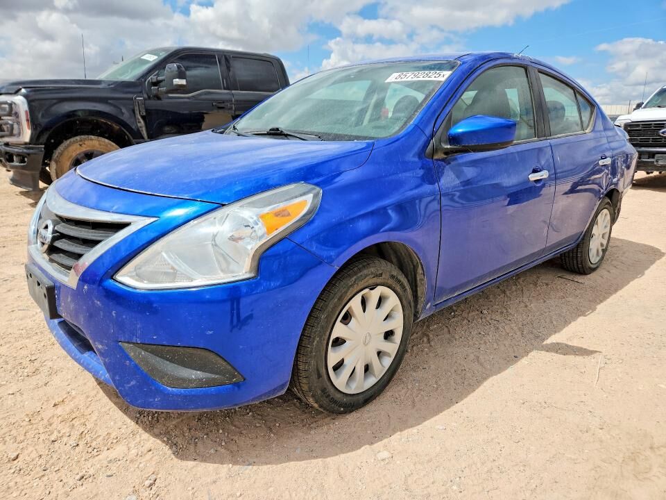 2017 NISSAN Versa
