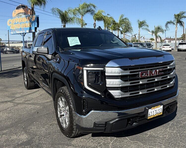2023 GMC Sierra