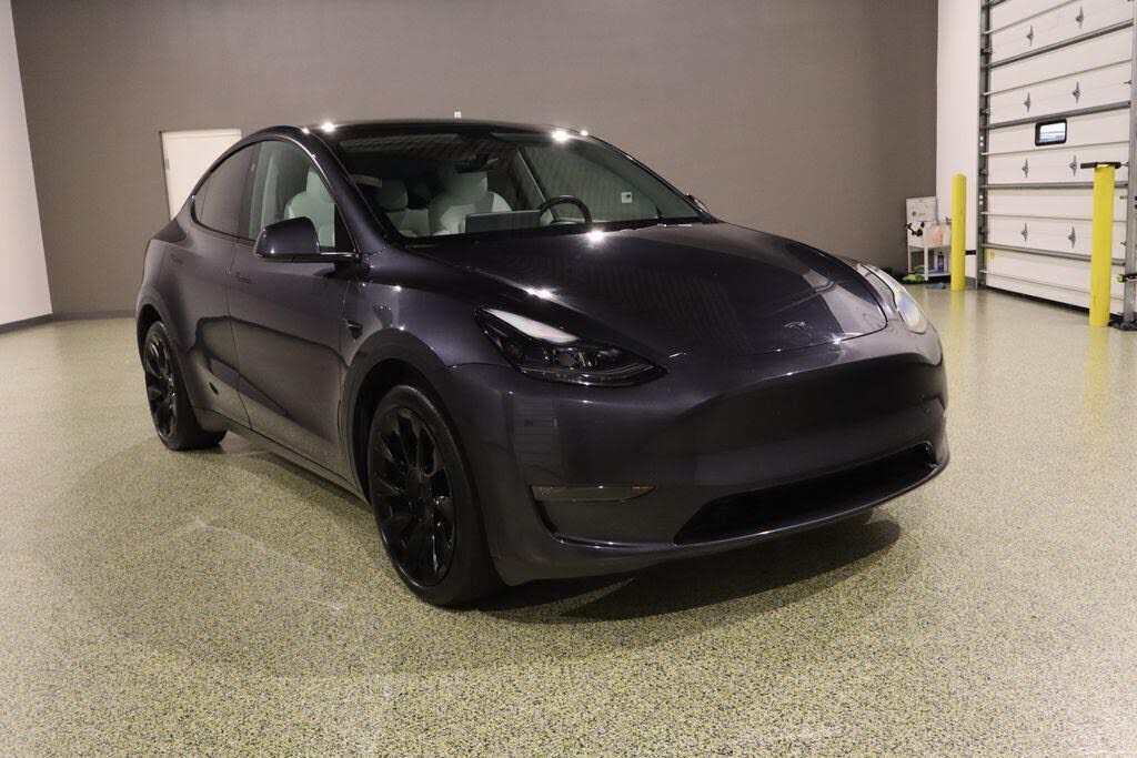 2024 TESLA Model Y