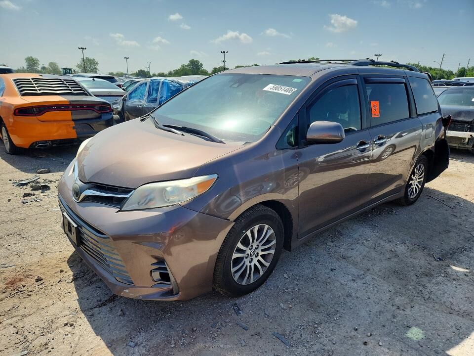 2018 TOYOTA Sienna