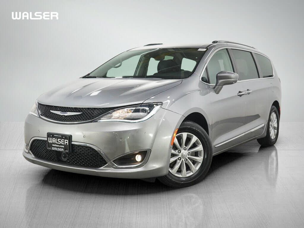 2019 CHRYSLER Pacifica