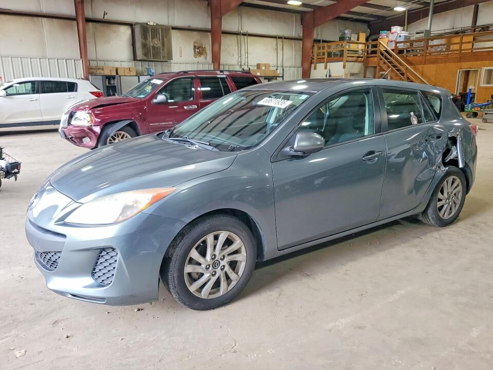 2013 MAZDA Mazda3
