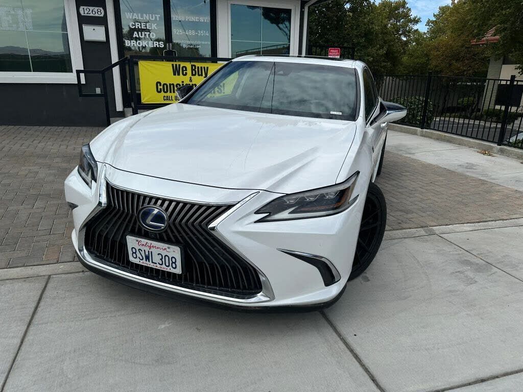 2020 LEXUS ES