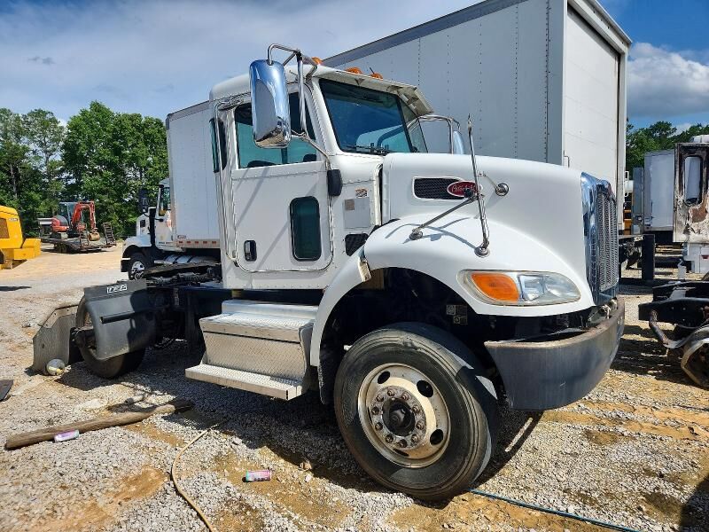2019 PETERBILT 348