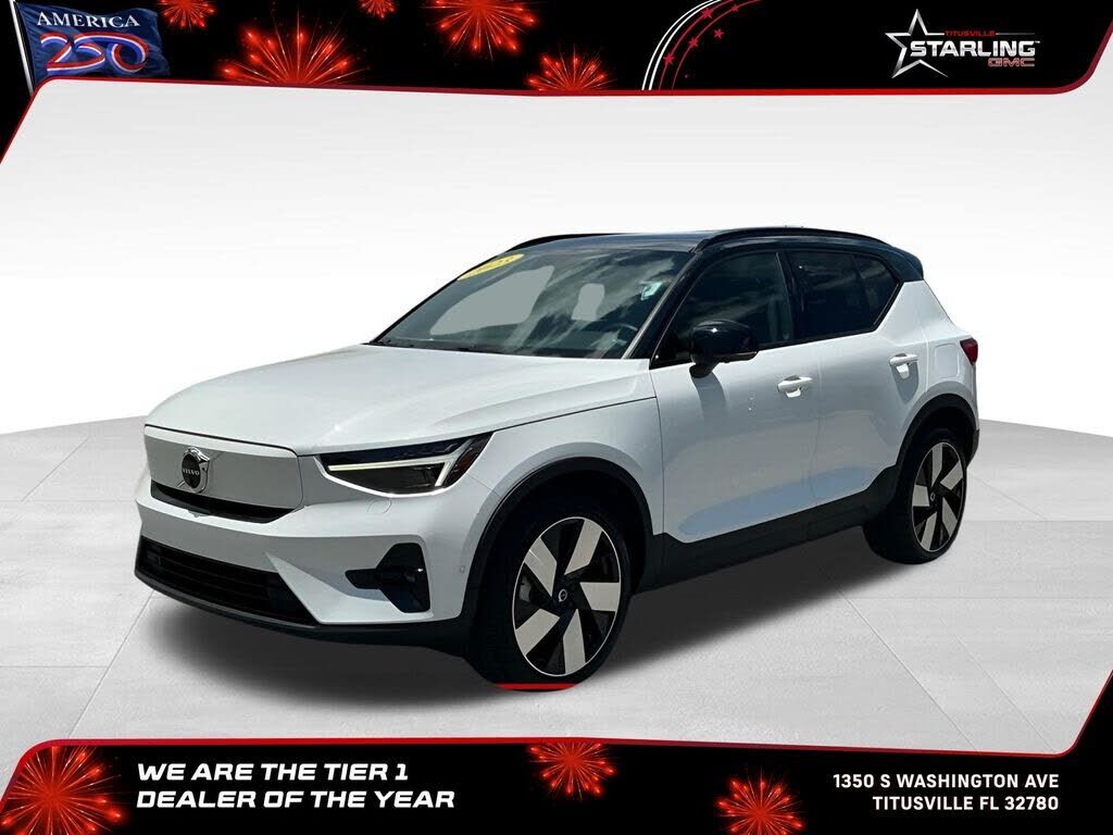 2023 VOLVO XC40