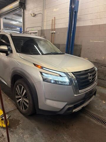 2024 NISSAN Pathfinder
