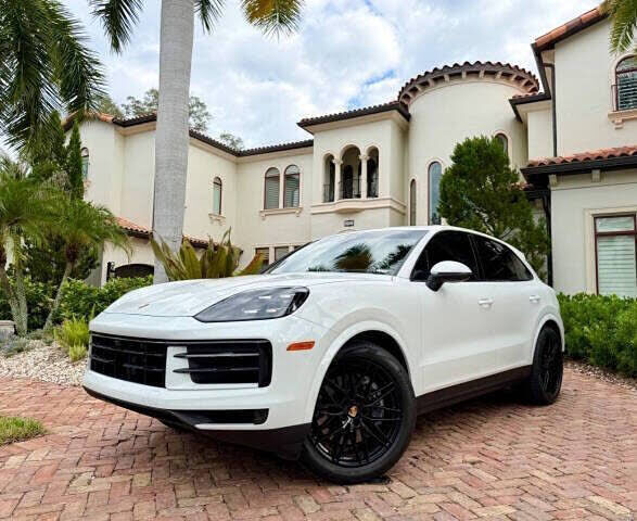 2024 PORSCHE Cayenne