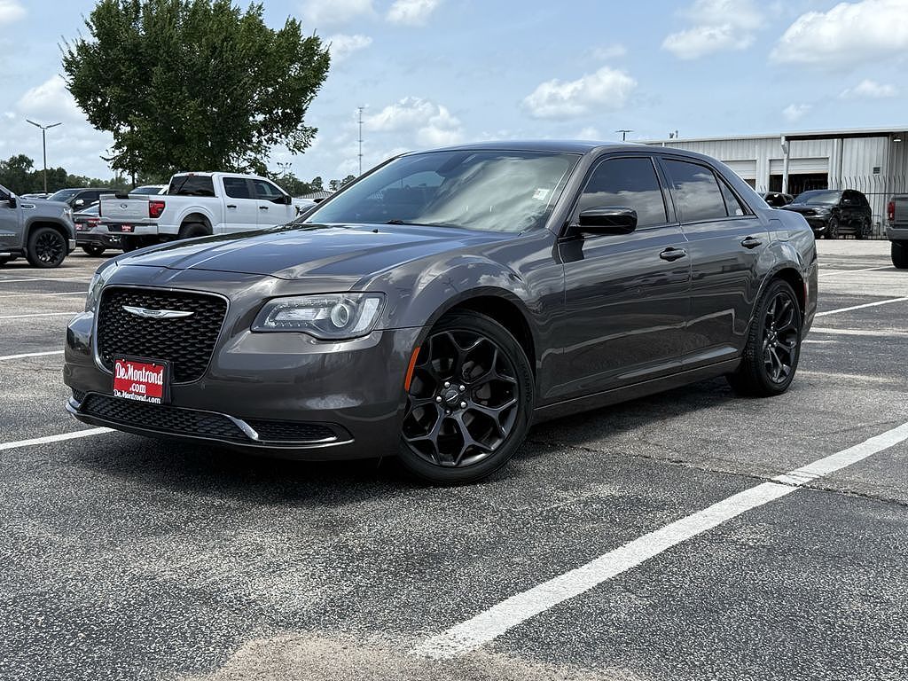 2019 CHRYSLER 300