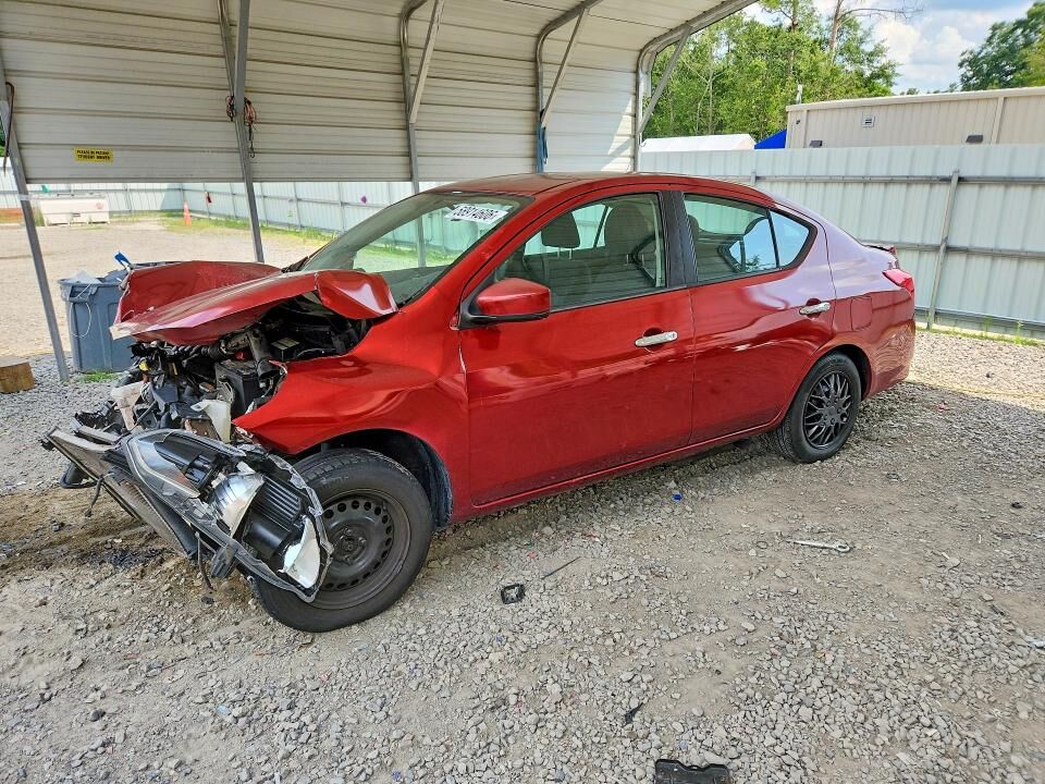 2017 NISSAN Versa